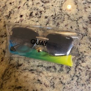 Quay X Saweetie No Cap womens rimless square sunglasses in gold with black lens